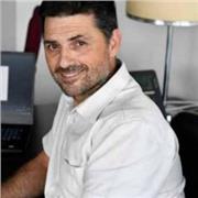 Pas à pas vers la compétence : Des formations informatiques modestes mais efficaces